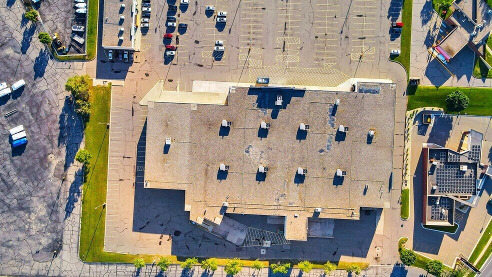 More Photos Of 250 33rd Ave S, Saint Cloud General Retail For Lease