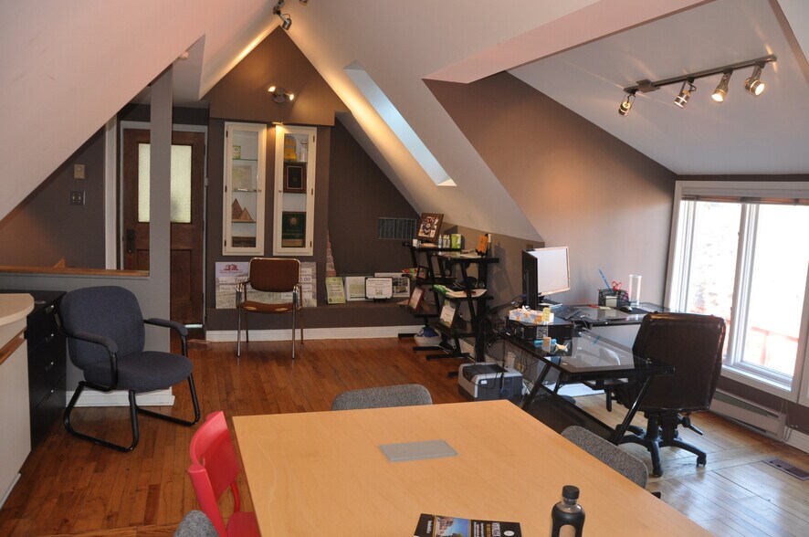 More Photos Of 470 Somerset St W, Ottawa Office For Sale