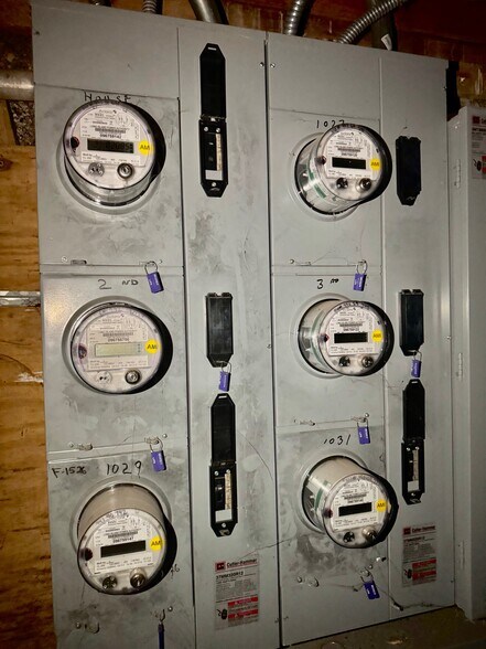 More Photos Of 1027 Beach 20th St, Far Rockaway General Retail For Sale