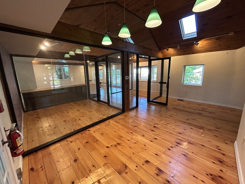 More Photos Of 23 Gleasondale Rd, Stow Office Residential For Lease