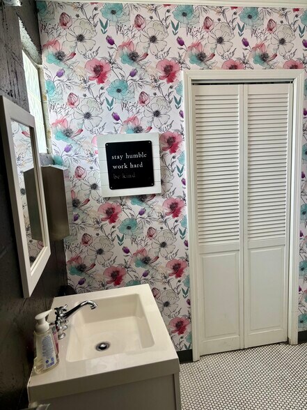 More Photos Of 67 Main St, Belleville Fast Food For Sale