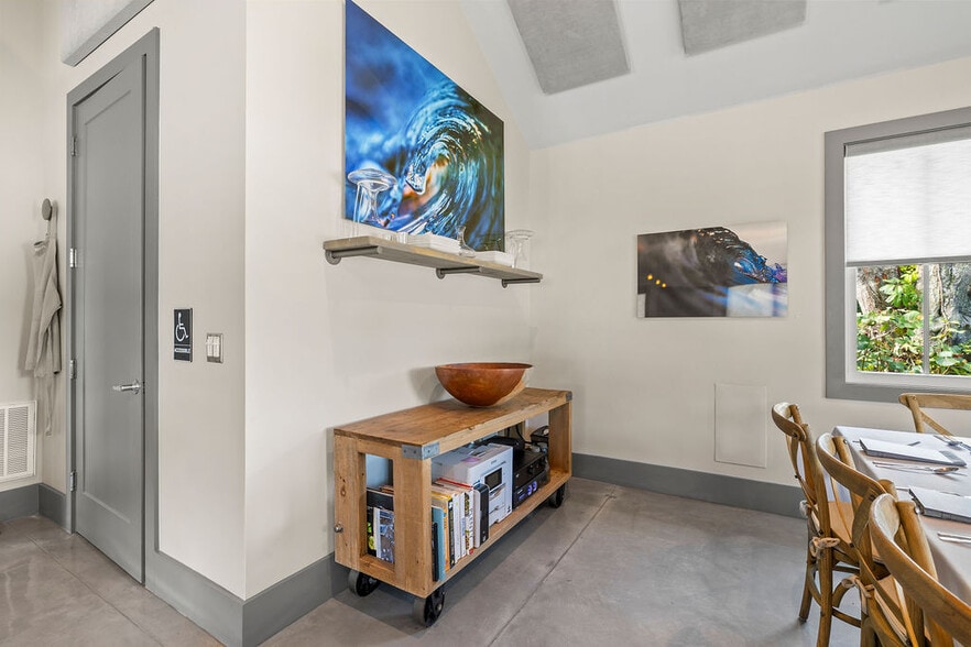 More Photos Of 1766 14th Ave, Vero Beach Restaurant For Sale