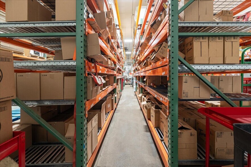 More Photos Of 1502 Minnie St, Fairbanks Industrial For Sale