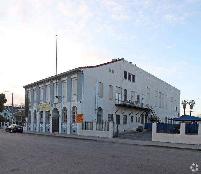 More Photos Of 120 E 25th St, Los Angeles Religious Facility For Lease