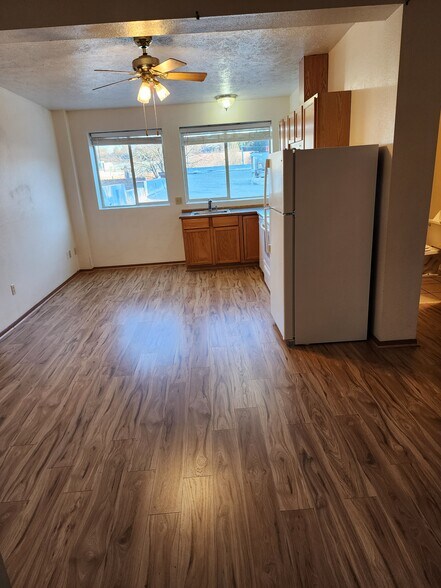 More Photos Of 123 N Grand Ave, Pullman Storefront Retail Residential For Sale