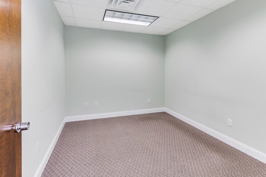 More Photos Of 200 E Eckerson Rd, New City Medical For Lease