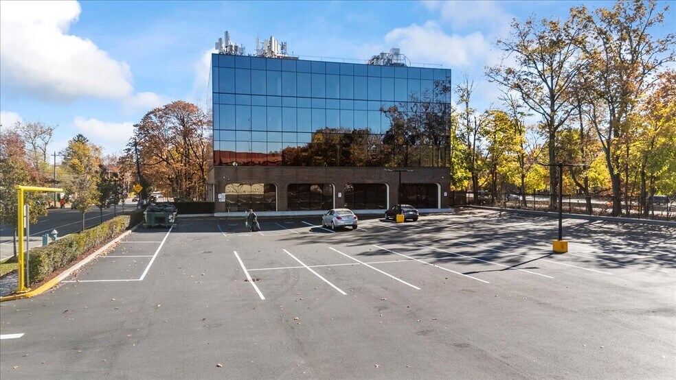 More Photos Of 1975 Linden Blvd, Elmont Medical For Lease