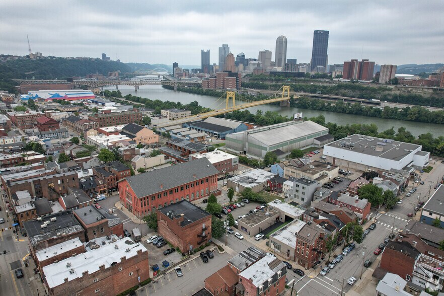 More Photos Of 10-12 Bedford Sq, Pittsburgh Loft Creative Space For Sale