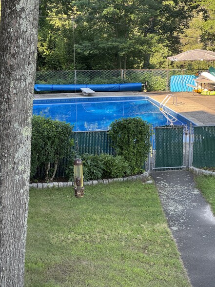 More Photos Of 120 Milford Hill Ln, Milford Flex For Sale