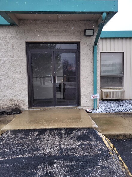 More Photos Of 950 Cherry St, Kent Self Storage For Lease