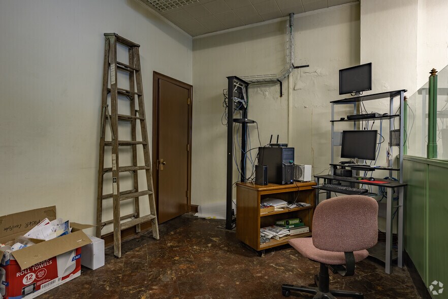 More Photos Of 1873 E 55th St, Cleveland Warehouse For Sale