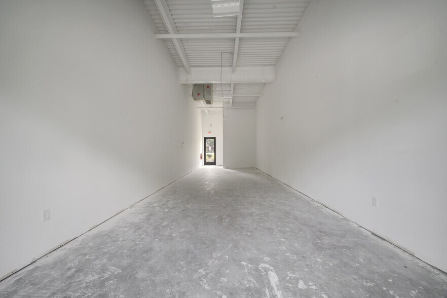 More Photos Of 3370 Rouse Rd, Orlando Storefront For Sale