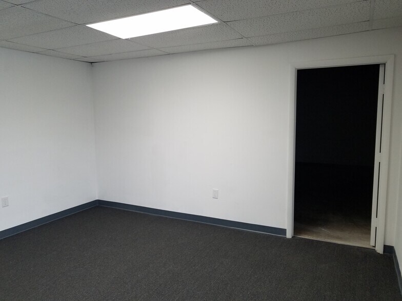 More Photos Of 9244 E Hampton Dr, Capitol Heights Unknown For Lease