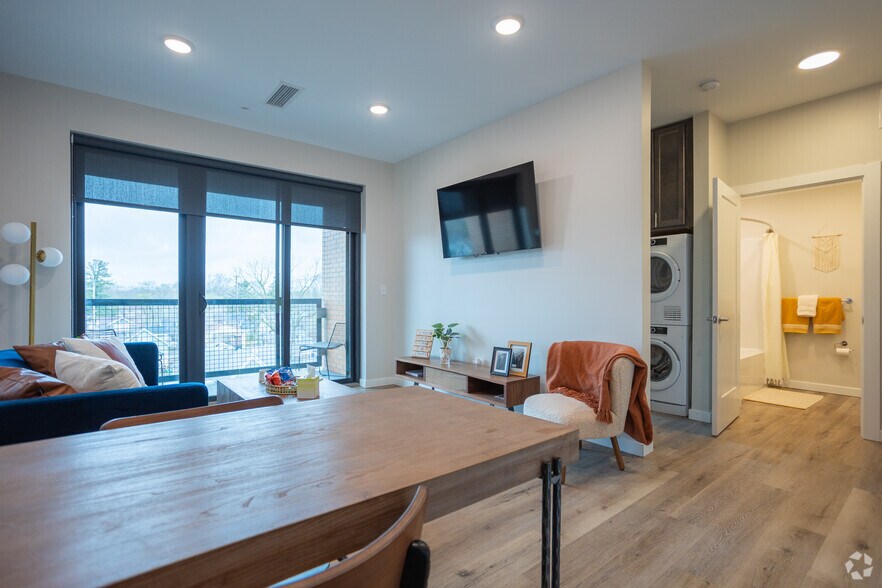 More Photos Of 900 Leonard St NW, Grand Rapids Apartments For Lease