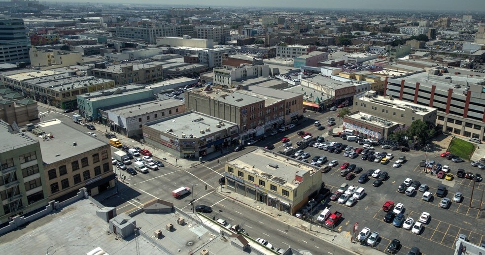 More Photos Of 301-305 S Los Angeles St, Los Angeles Storefront Retail Office For Lease