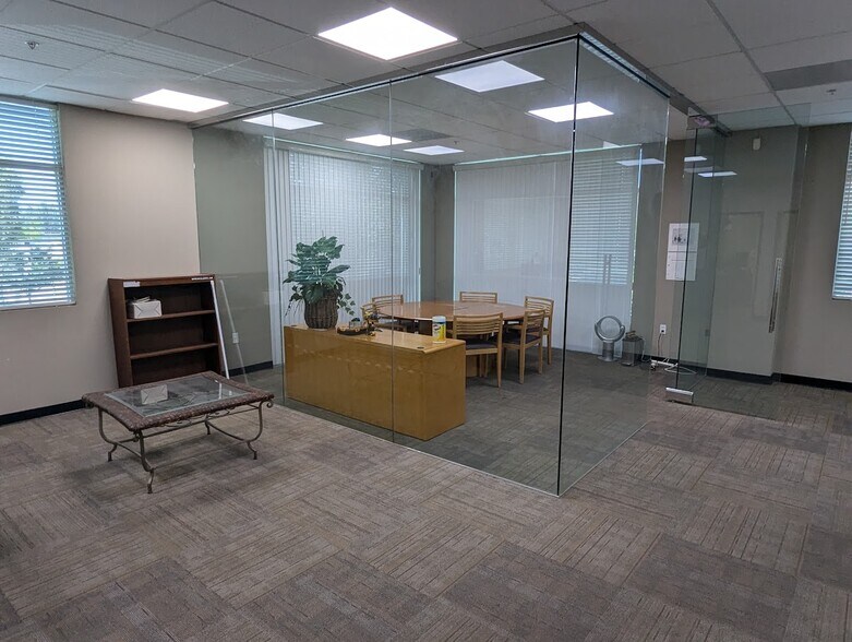 More Photos Of 511 S Harbor Blvd, La Habra Warehouse For Lease