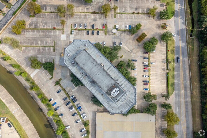 More Photos Of 2431 E 61st St, Tulsa Office For Lease