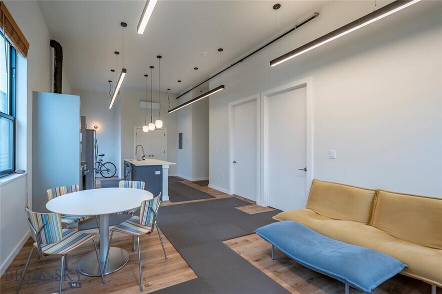 More Photos Of 924 E Park St, Livingston Apartments For Sale