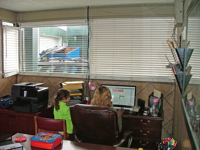 More Photos Of 327 W 6th Ave, Bowling Green Auto Dealership For Sale