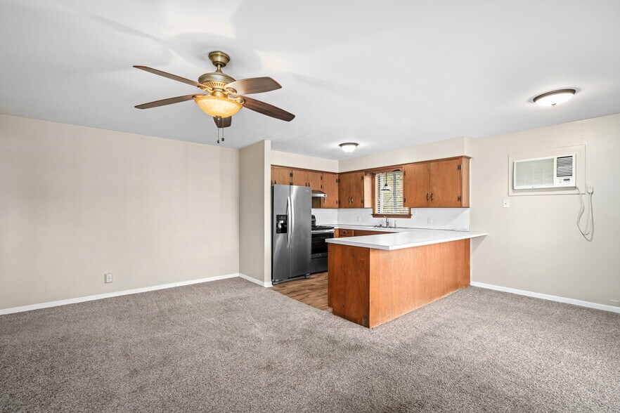 More Photos Of 401 E Main St, Brenham Apartments For Sale