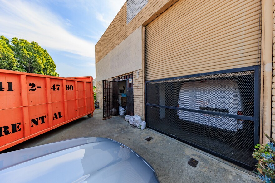 More Photos Of 1338 Washington Blvd, Los Angeles Light Manufacturing For Sale