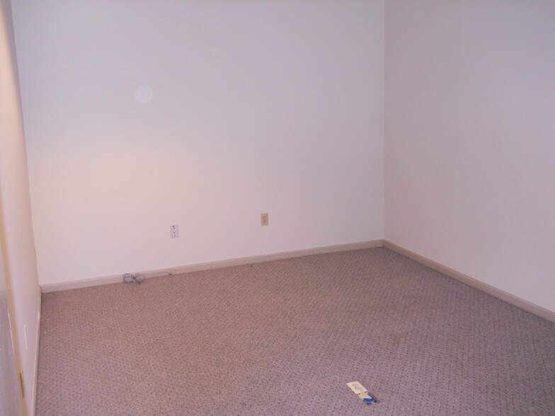 More Photos Of 94 Bayard St, New Brunswick Apartments For Lease