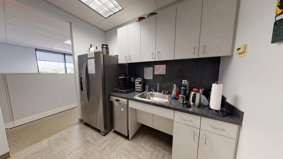 More Photos Of 3305 Steck Ave, Austin Loft Creative Space For Lease