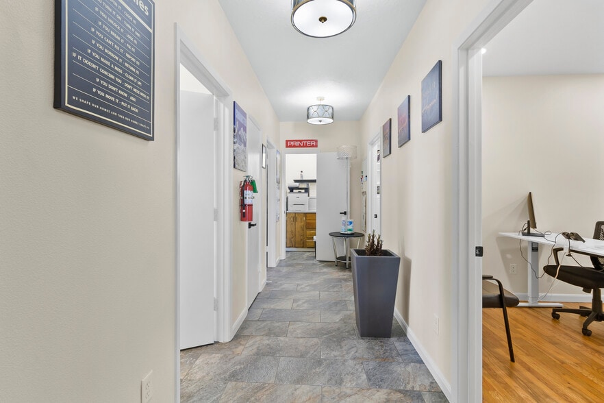 More Photos Of 601 Mary Lake Dr, Bryan Office Residential For Lease