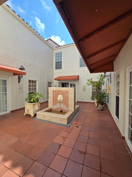 More Photos Of 7777 N University Dr, Tamarac Medical For Sale