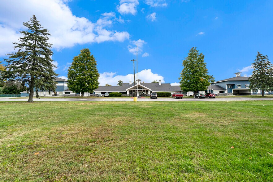 More Photos Of 6319 E M-115, Cadillac Hospitality For Sale