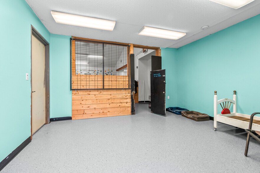 More Photos Of 136 Concord Rd, Jonesville Office For Sale