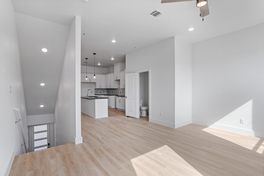 More Photos Of , Fort Worth Multifamily For Sale