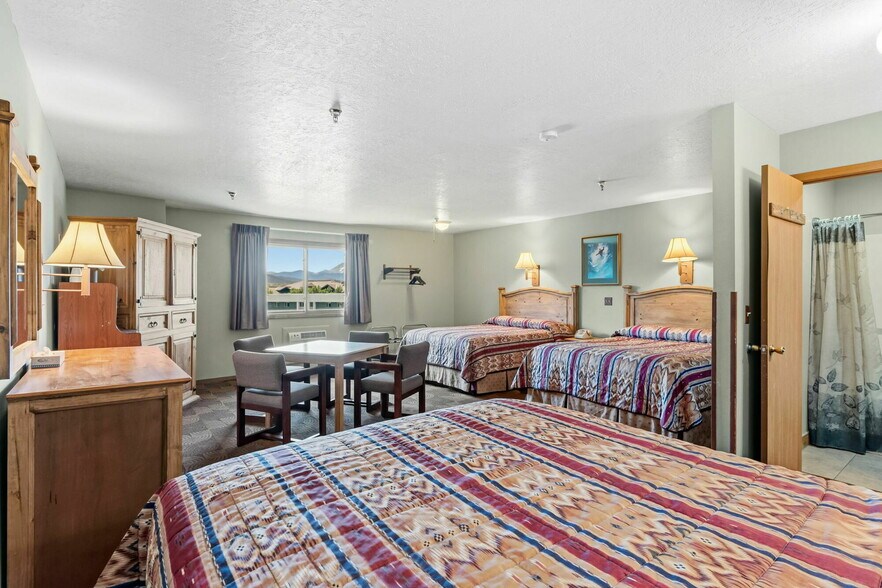 More Photos Of 205 Beaver Lodge Rd, Frisco Hotel For Sale
