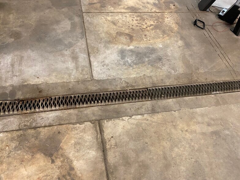 More Photos Of 21 N 12th St, Belleville Industrial For Sale