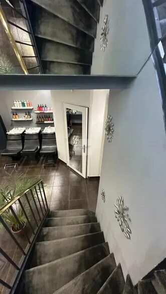 More Photos Of 29 Rue De L'Arcade, Paris Flex For Lease