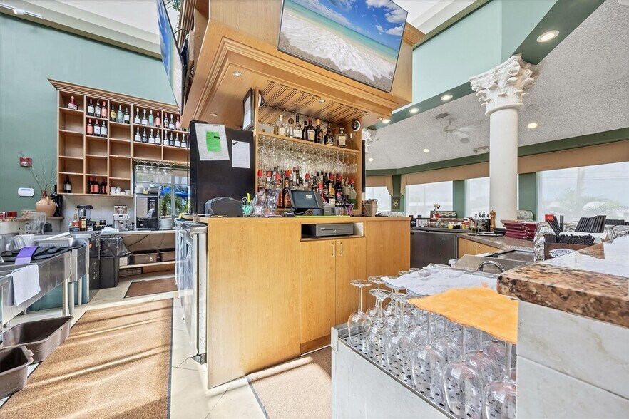 More Photos Of N TAMIAMI TRL NOKOMIS FL 34275, Nokomis General Retail For Sale