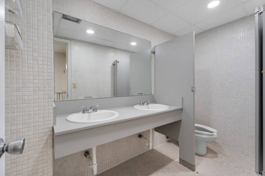 More Photos Of 117 Majorca Ave, Coral Gables Office For Sale
