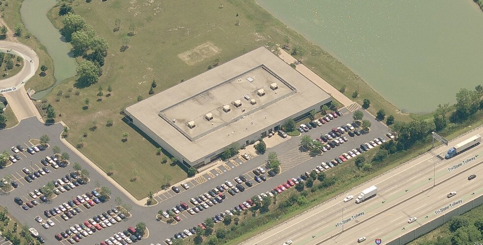 More Photos Of 1000 Lakeside Dr, Bannockburn Office For Lease