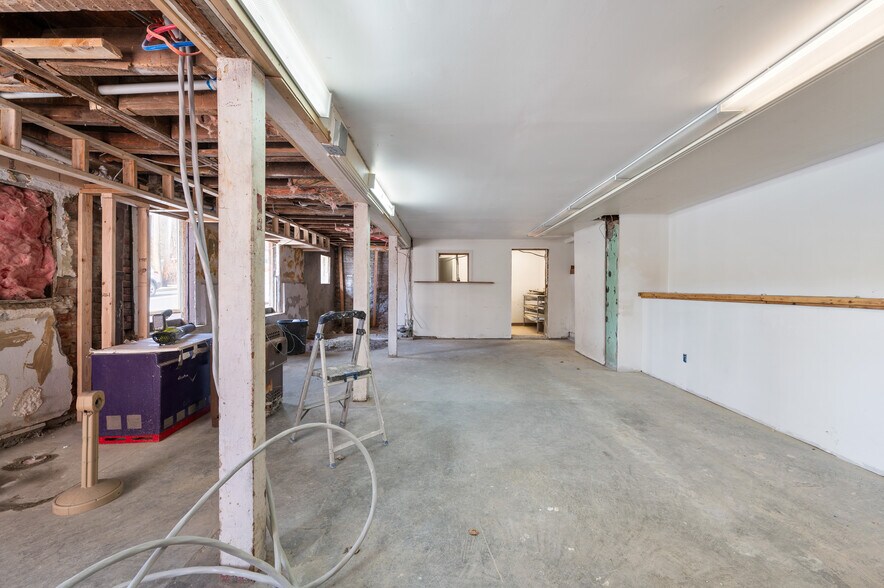 More Photos Of 377 Congress St, Troy General Retail For Sale