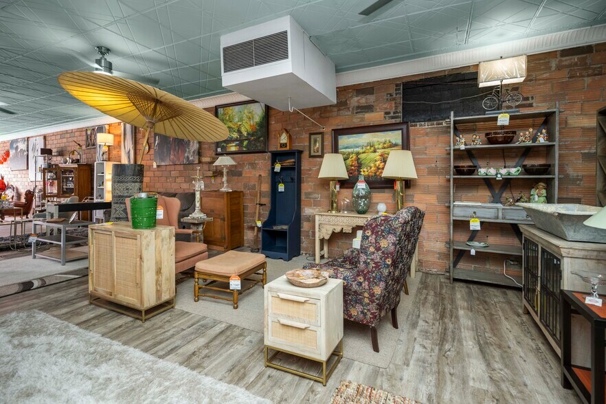 More Photos Of 507 E 3rd St, Lexington Warehouse For Sale