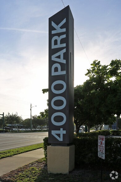 More Photos Of 4000 S 57th Ave, Lake Worth Unknown For Lease