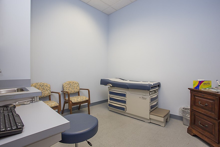 More Photos Of 28369 Davis Pky, Warrenville Office For Lease