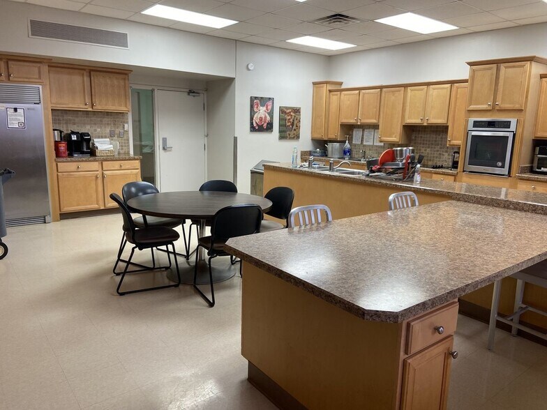 More Photos Of 615 W Virginia St, Evansville Medical For Sale