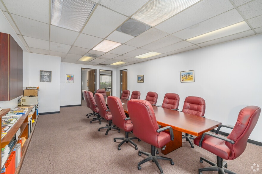 More Photos Of 701 Howe Ave, Sacramento Medical For Sale