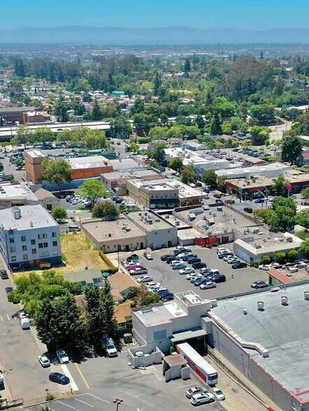 More Photos Of 3510-3550 Fruitvale Ave, Oakland Unknown For Lease
