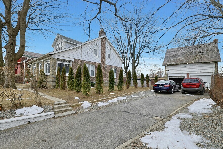 More Photos Of 311 Central Park Ave, Yonkers Specialty For Sale