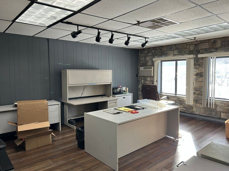 More Photos Of 2001 Market St, Ashland Manufacturing For Lease
