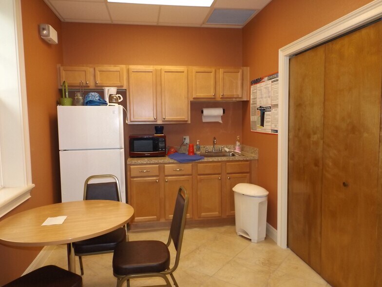 More Photos Of 733-771 Highway 466, Lady Lake Medical For Sale