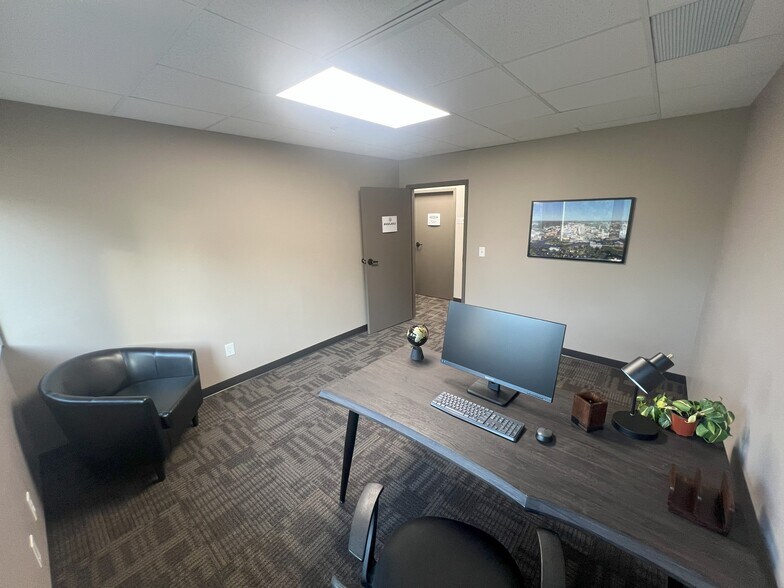 More Photos Of 300 3rd Ave SE, Rochester Coworking Space