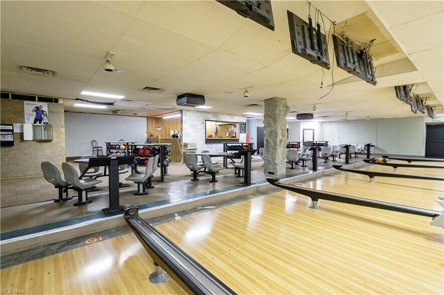 More Photos Of 592 6th St NW, Carrollton Bowling Alley For Sale